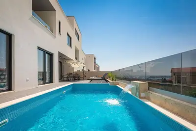 Image de Magnifique maison à Podstrana avec WiFi