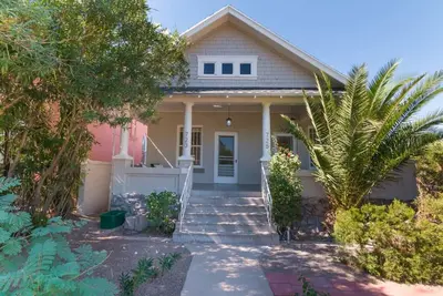 Image de Historic Jostaad Home!