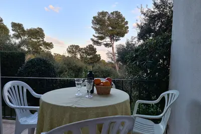 Image de Ground Floor Apartment With sea View, Internet and 7 Minutes Walk to the Beach