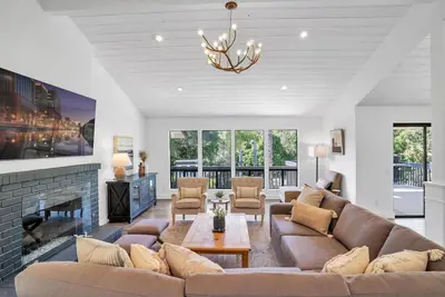Image de Upscale 4br Retreat near Monserate Winery Pool Spa
