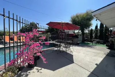 Image de Beautiful house with pool near Disneyland & Knotts Convention Center in Anaheim