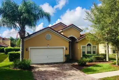 Image de Spacious, remodeled family home - minutes to theme parks! Private pool & spa
