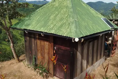 Image de Sustainable Living: Solar Eco-Retreat in Paradise, and Pet-Friendly!
