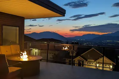 Image de A Perfect Mountain Retreat w/ Views, Hot Tub, Home Theatre, Games, Ps5 & Ac
