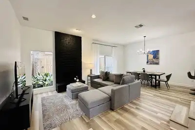 Image de StarryNight @ Museum Park -World Cup- Walk to Museums, Hermann Park, Zoo, Dining