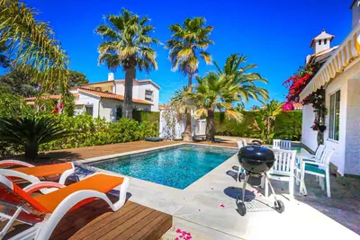 Villa Monet with swimming pool