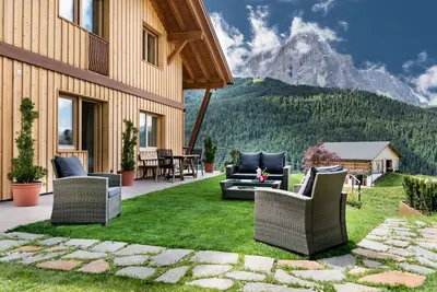 Image de Appartement \"Villa Solinda Puccini\" avec vue sur les montagnes et Wi-Fi