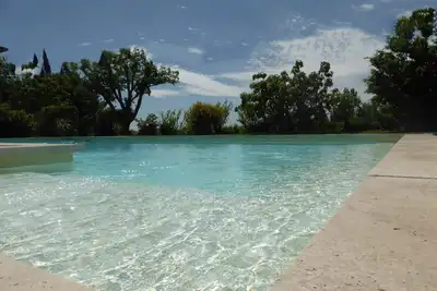 Image de appartement au cœur des vignes, dans chambre d'hôtes avec piscine