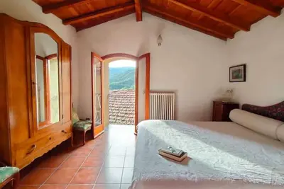 Image de Delightful 3-storey stone house in Apricale