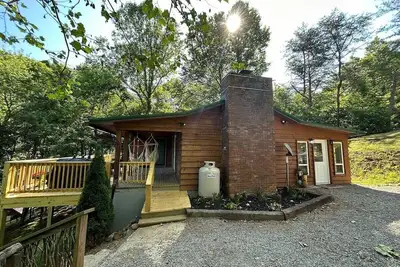 Sunburst Falls Hideaway in Eastern Smokies - Spa