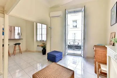 Image de Le Rétro studio avec mezzanine en plein centre