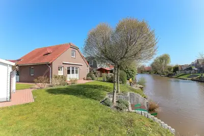 Image de Vacation home with direct water access to the Greetsiel canals for 4 people