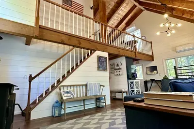 Image de Book Your Perfect Fall Stay in the Berkshire Woods