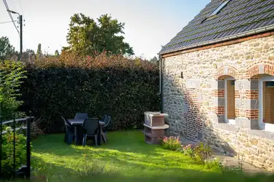 Image de Propriété de campagne rénovée avec barbecue, à proximité sentiers de randonnées