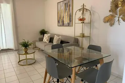 Image de Superbe appartement rez-de-jardin avec parking