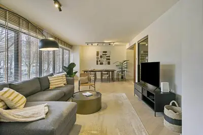 Image de Contemporary Antwerp Comfort: Stylish 2-Br