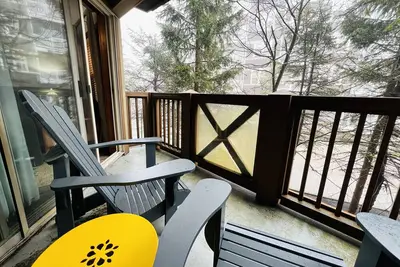 Image de Heart of Village Mountain Condo Ski In/Ski Out