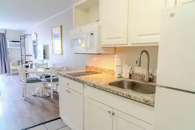 Image de Ocean View King Suite! Perfect for 2-4 Guests! Sea Mist 50704