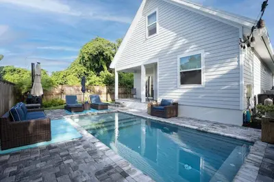 Image de Coastal Sol|Heated Pool|6-min to Bch|Golf Cart
