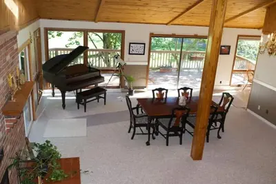 Image de Spacious Retreat with Outdoor Firepit & Large Deck