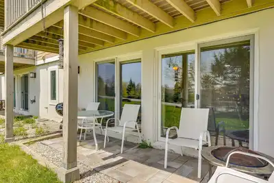 Image de Ski-in/Ski-Out Peru Condo w/ Fire Pit & Grill!
