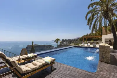 Image de Villa Ambolo - Votre escapade de la mer au ciel!