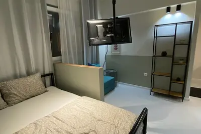 Image de Stylish Urban Rental Unit With Private Entrance #E1