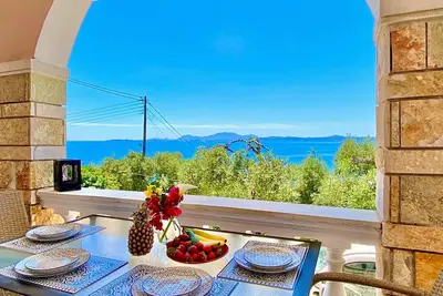 Image de Nissaki Sunlight Apartment with views