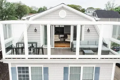 Image de Luxury Beach Oasis with Amazing Panoramic Ocean Views