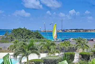 Image de Costa Rose, spacieux, sur la plage d'Orient Bay