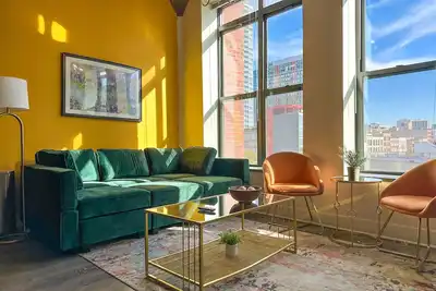 Image de McCormick Place city view 2br/2ba with optional parking for up to 8 guests