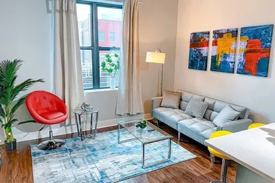 Image de Near McCormick Place 420-Friendly  3br/2ba with Optional Parking and sleeps 8