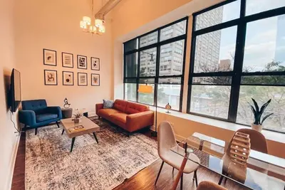 Image de 420 friendly 3br/2ba heaven with optional parking and sleeps 8