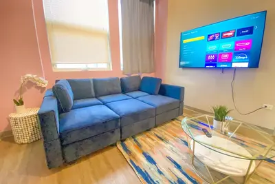 Image de McCormick Place Magnificent 2br with Patio & Gym Near Grant Park & Soldier Field