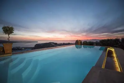 Image de Wonderful Oia Sunset & Sea view Villa | Private Infinity Pool & Hot Tub | Villa Swinging Sunset | 3 Bedroom Villa