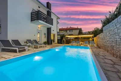 Superbe maison de 4 chambres à Baska