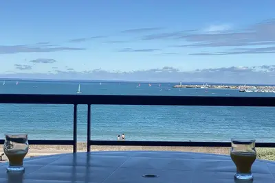 513 - Appartement T3 avec pleine vue mer.