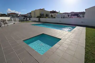 Image de 3 bedroom condo (10min walk to beach) - Salir do Porto