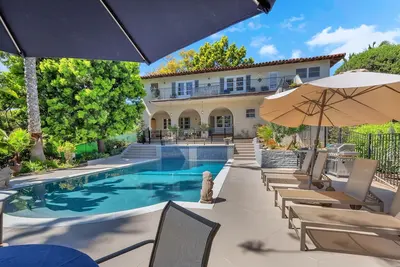 Image de Villa San Michelle with a pool!