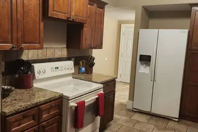 Image de Antique Bungalow \nClose to Downtown wichita!