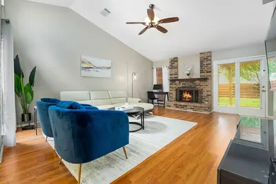 Image de Spacious master King Bed  suite, & fast wi-fi, Mins to convention center