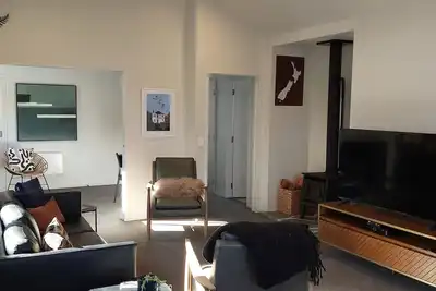 Image de Wanaka House, 34 GlenDene Cr, luxury fit out, views Hawea Mtns & Main Divide