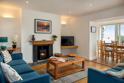 Image de Grenville - A Coastal Cottage with Hot Tub & Stunning Views