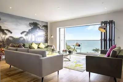 Image de Cormorant - Beachside House with Terrace Hot Tub & Stunning Views