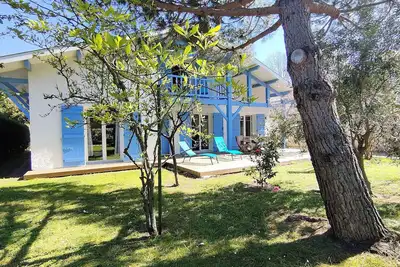 Image de Villa rénovée avec jardin à Petit-Piquey - Proche Bassin et Océan, 3 chambres, 2 terrasses, Wi-Fi