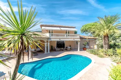Image de Villa pour 10 personnes proche de la mer à Sainte-Maxime.