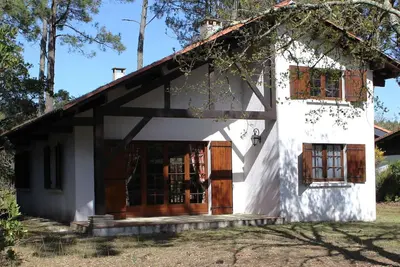 Image de Villa landaise avec jardin proche plages et commerces, 3 chambres, terrasse couverte et barbecue
