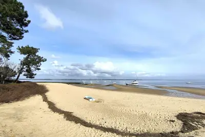 Image de Villa lumineuse à 300m de la plage, 5min de l'océan en vélo, jardin et terrasse, proche commerces