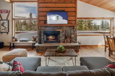 Image de Schweitzer Luxury Ski Home w/ Private Hot Tub