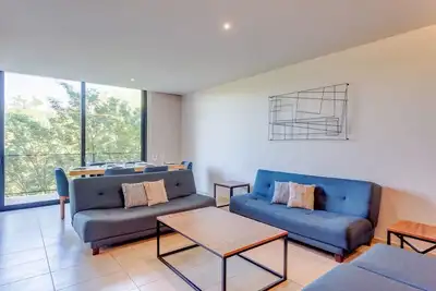 Image de Rooftop Pool | Private Balcony | Gym | Fast WiFi